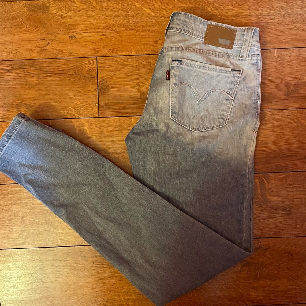 Light wash Demi curve jeans